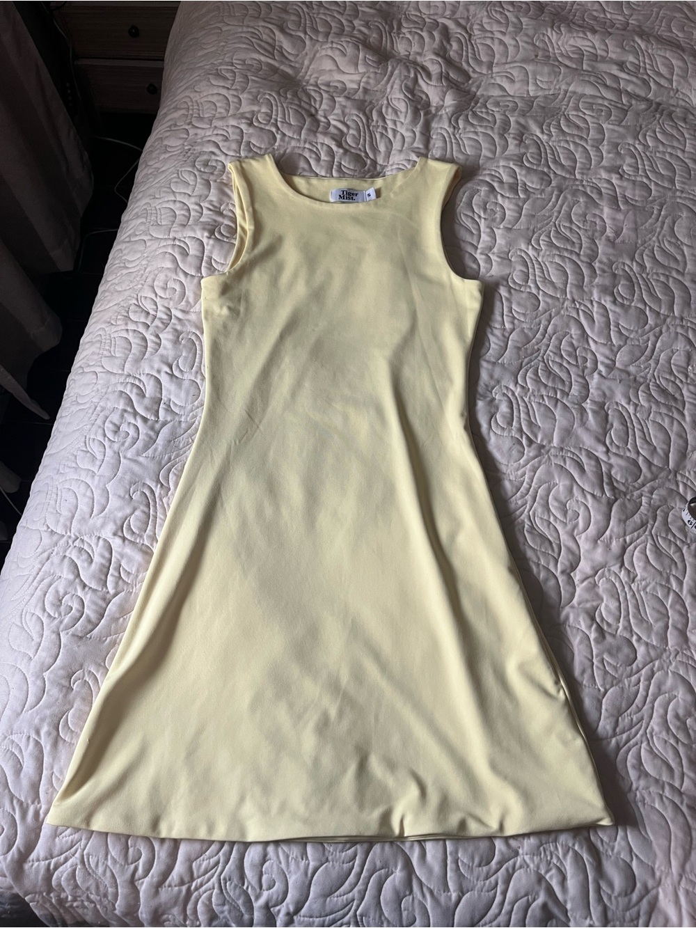 Tiger Mist Sleeveless Yellow Mini Dress Size Small